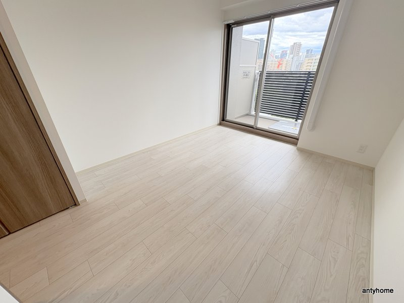 Alivis福島海老江　仲介手数料無料の居間・リビング