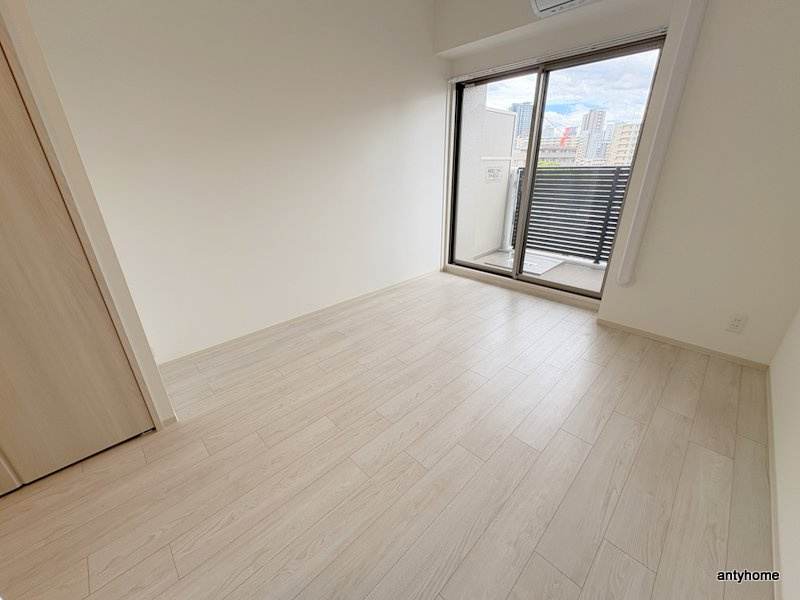 Alivis福島海老江　仲介手数料無料の居間・リビング