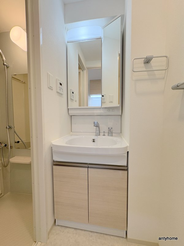 Alivis福島海老江　仲介手数料無料の洗面所