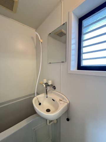 真装マンションの洗面所