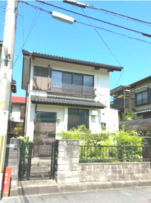 八幡市八幡園内　中古一戸建て