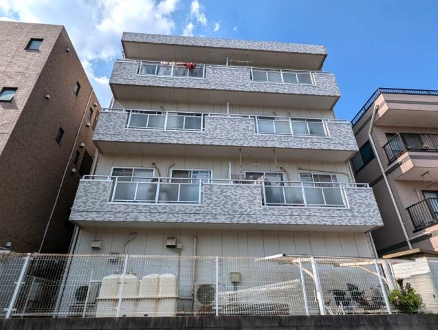 さいたま市桜区西堀３丁目の賃貸マンションの外観