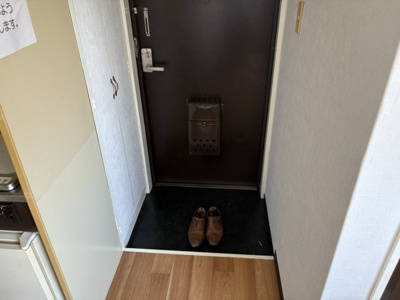 【玄関】 | ビバリーヒルズ岸里東