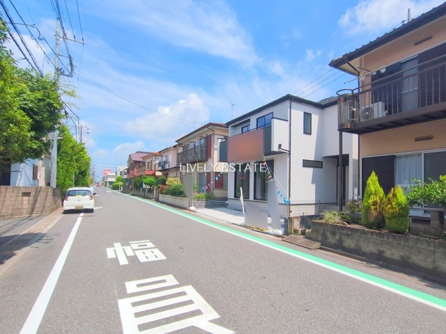 越谷市大字船渡 新築分譲住宅の前面道路含む現地写真