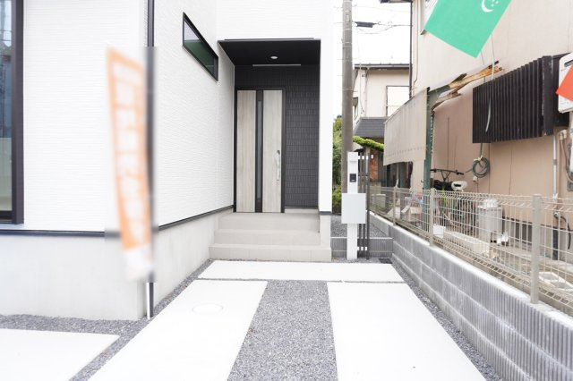 越谷市大字船渡 新築分譲住宅の駐車場