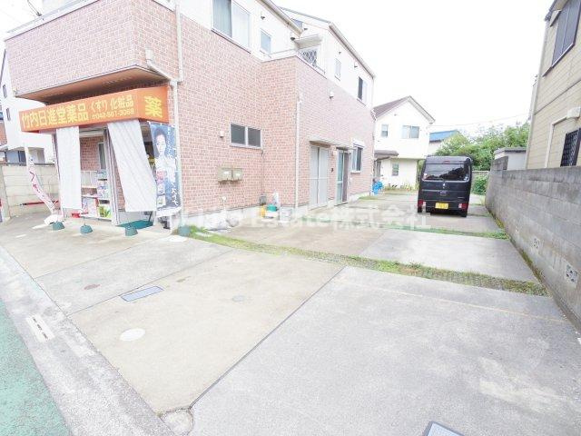 ルミエール　タ・ケ・ウ・チの駐車場