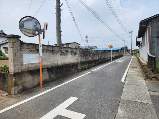 高崎市東国分町売土地の前面道路含む現地写真