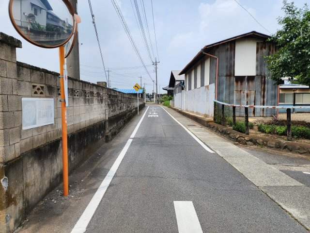 高崎市東国分町売土地の前面道路含む現地写真