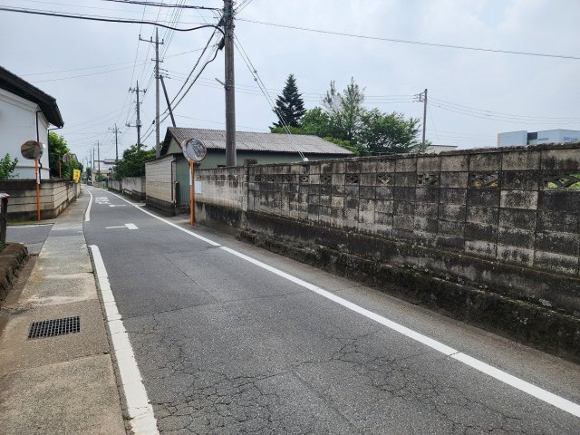 高崎市東国分町売土地の前面道路含む現地写真