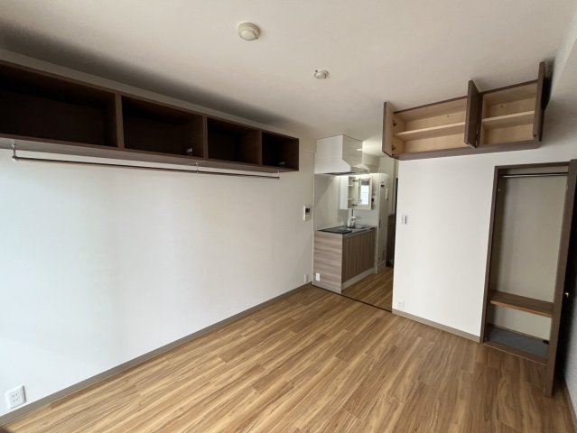 深江ビルの洋室