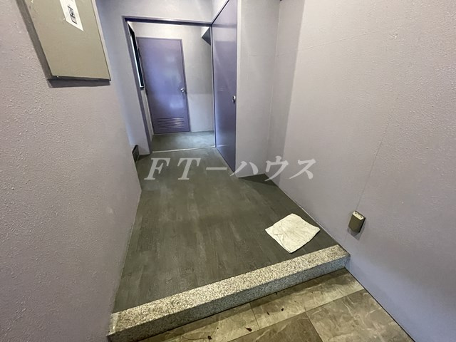 ＧＡＲＤＥＮ　ＣＯＵＲＴ　ＦＵＮＡＢＡＳＨＩのロビー