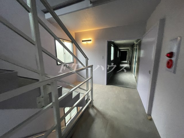 ＧＡＲＤＥＮ　ＣＯＵＲＴ　ＦＵＮＡＢＡＳＨＩのロビー