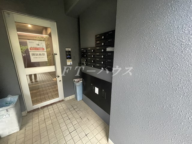 ＧＡＲＤＥＮ　ＣＯＵＲＴ　ＦＵＮＡＢＡＳＨＩのエントランス