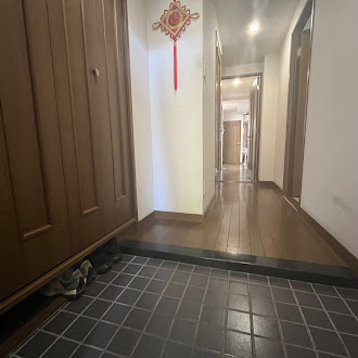 ロイヤルシャトー高丘東　中央区高丘北一丁目の玄関