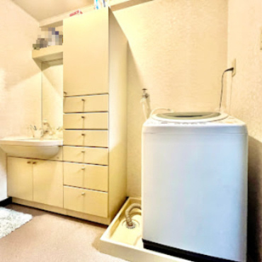 ロイヤルシャトー高丘東　中央区高丘北一丁目の洗面所|収納スペースも豊富で助かります・・