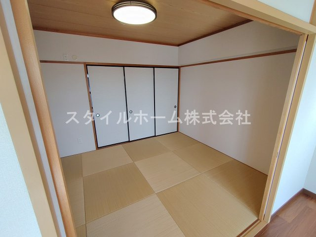 春日グリーンフラッツの和室