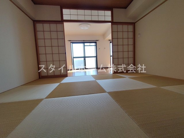 春日グリーンフラッツの和室