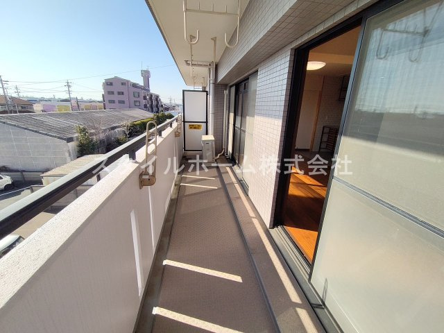 春日グリーンフラッツのバルコニー