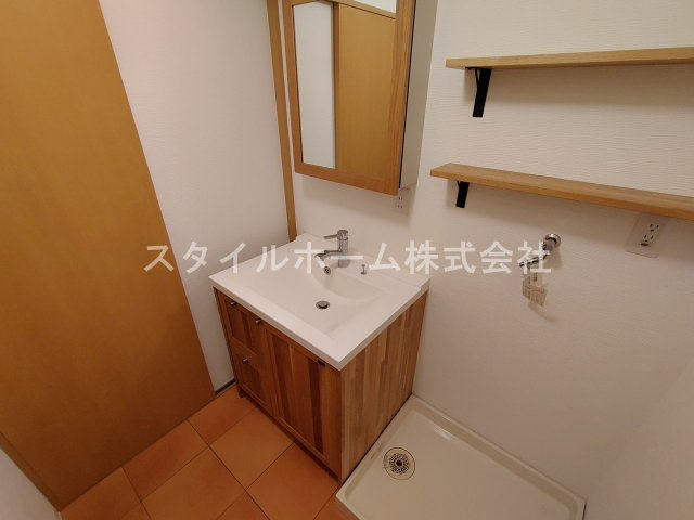 春日グリーンフラッツの独立洗面台