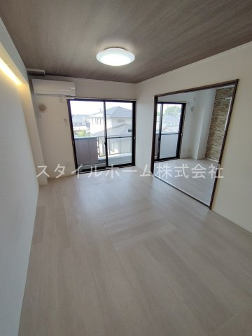 サンライズふたがわの居間・リビング