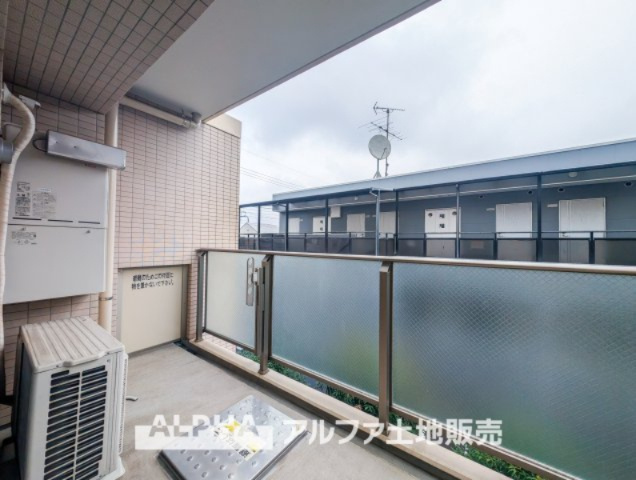 D'グランセ国立の展望|【terrace】
◆テラス◆夜空の向こう、そっと部屋の明かりを消すと窓の向こうには星空と街のスクリーンが広がる。そこはかとなく窓辺に佇み、賑わう星空を眺めながら家族と楽しむひと時も捨てがたい。