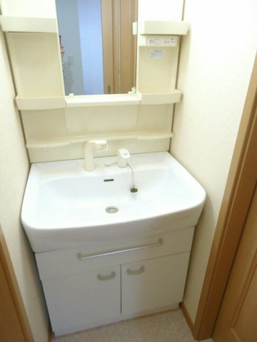 ユイロン・栄の洗面所|脱衣スペースもあります