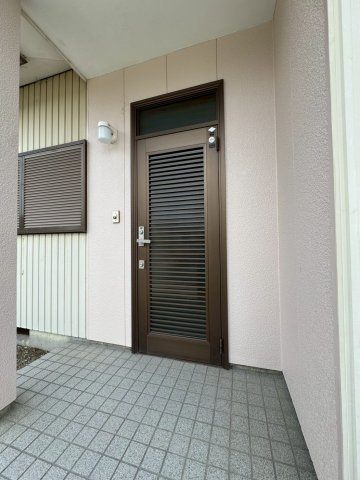 飯村南４丁目貸家のエントランス