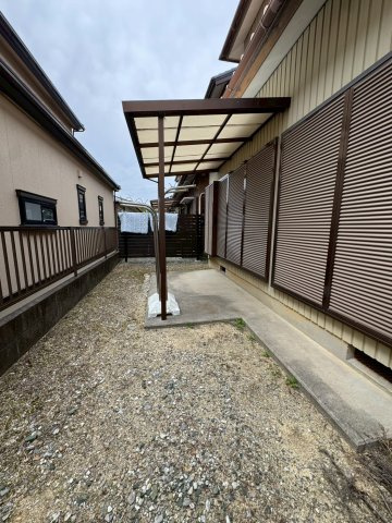 飯村南４丁目貸家の庭