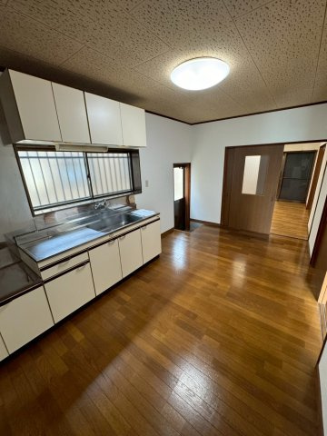 飯村南４丁目貸家の居間・リビング