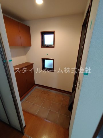 グランドヒルズBの玄関