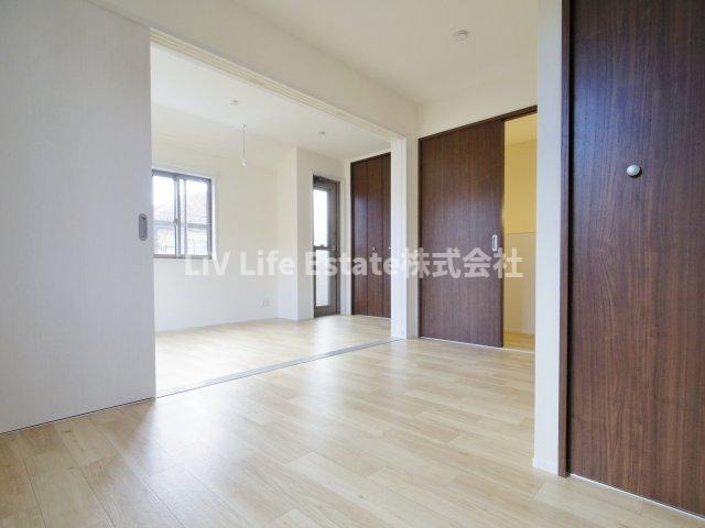 光町2丁目戸建の洋室