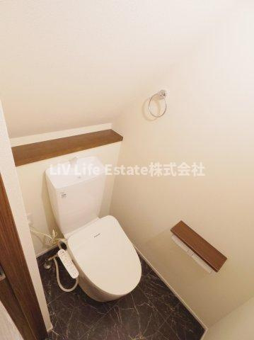 光町2丁目戸建のトイレ