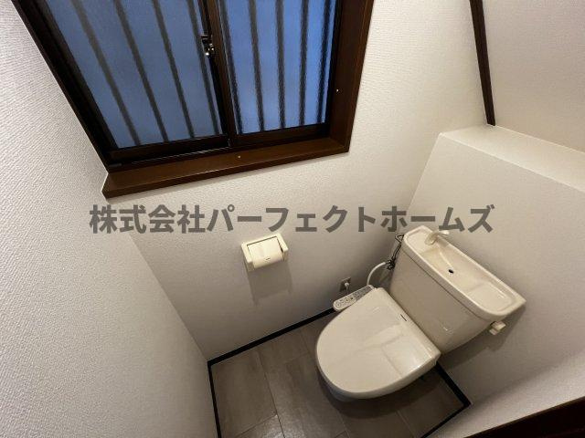 磯島元町戸建　賃貸のトイレ|ゆったりとした空間のトイレです
