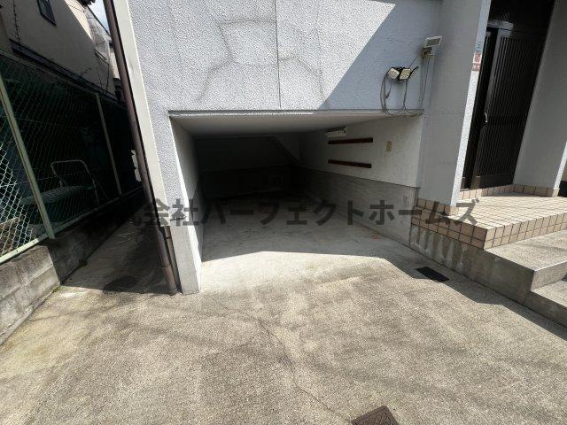 磯島元町戸建　賃貸の駐車場|駐車場です