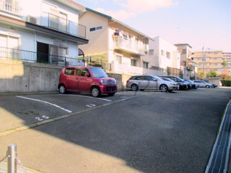 【駐車場】