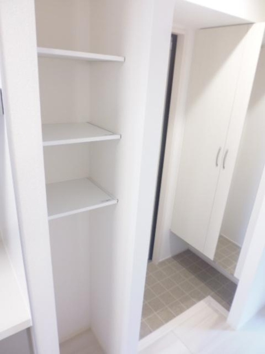 D-メゾン A棟の玄関|シューズボックス付きの玄関です☆