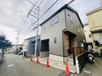 【外観】 | ☆新築／ビルトイン車庫！3LDK+SIC！綾瀬市寺尾南-52-18- | 建物完成しました！！もちろんゆっくりご見学して頂けます♪愛車を雨から防ぐビルトイン車庫でメリハリのある立体感を演出☆