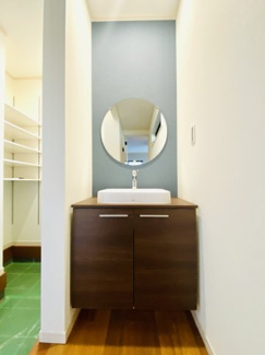 【玄関】 | ☆新築／ビルトイン車庫！3LDK+SIC！綾瀬市寺尾南-52-18- | 玄関のセカンド洗面台です。帰宅後すぐに手洗いできますね♪