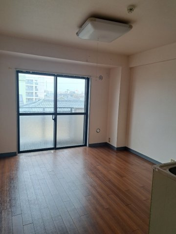 エスポワール新潟の居間・リビング