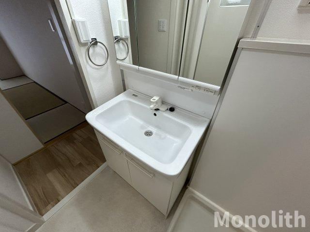 泉北鴨谷台３丁6号棟の独立洗面台