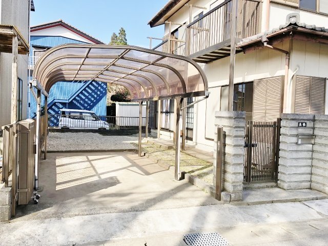 クレスト上谷新田の駐車場