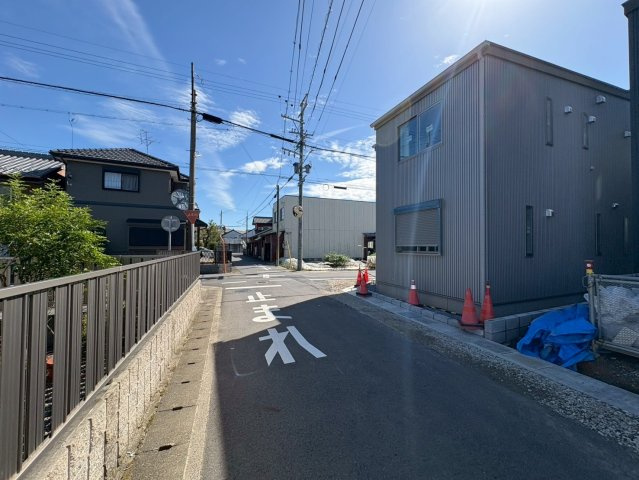 新築戸建　羽島郡笠松町松栄町Ⅱ　全３区画分譲の前面道路含む現地写真|■前面道路　■ヤマダ不動産　株式会社リライフ　
■夢のマイホーム購入をフルサポートします！