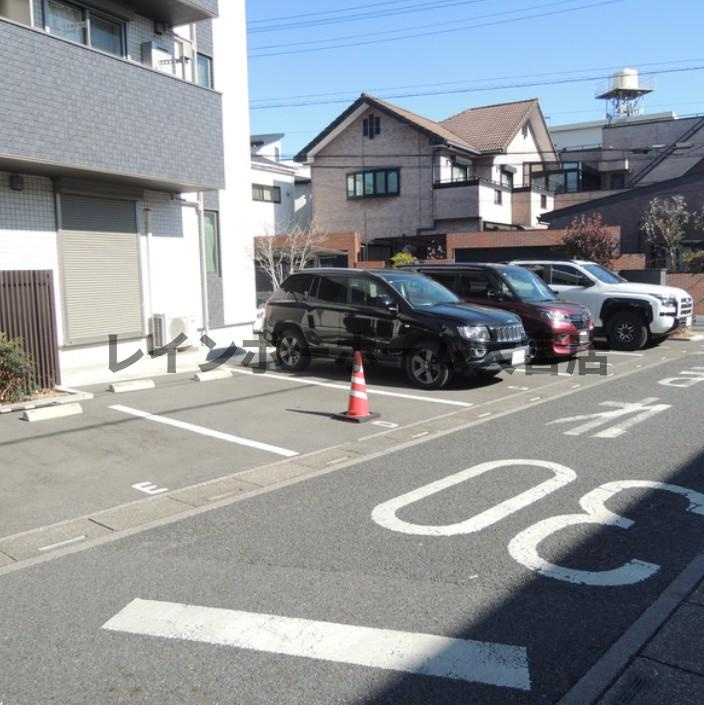 ファーストコート日進の駐車場