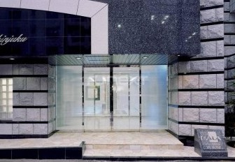 ガラ・グランディ西新宿のエントランス