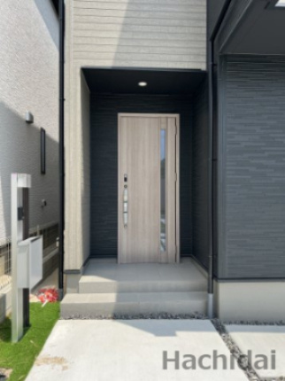 高浜市呉竹町3期　全3棟　2号棟のエントランス