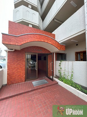 シャトー南八事のエントランス