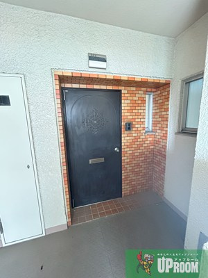 シャトー南八事の玄関