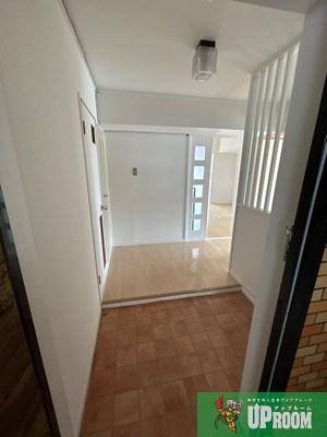 シャトー南八事の玄関