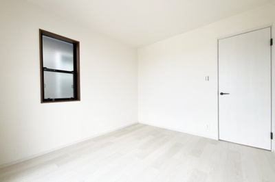 【洋室】 | 宇治市木幡檜尾　中古戸建 | 【洋室6帖】一度、実際にご覧になってみませんか？暮らしやすい周辺環境も含めスタッフがご案内いたします。