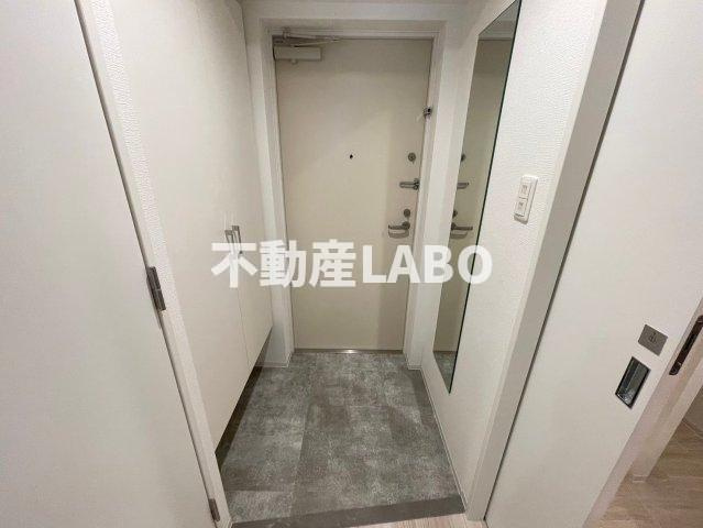 セレニテ難波ミラク壱番館の玄関